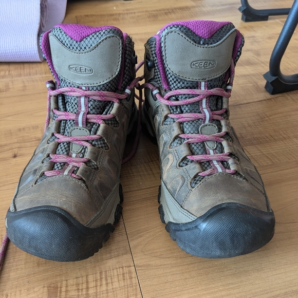 KEEN Targhee III Waterproof Mid Hiking Boots - Picture 2 of 10